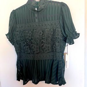 NWT- Haute Monde, Dark green, Size Large, short sleeve, zipper on side.